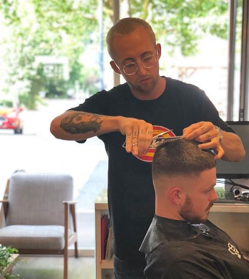 Hairdressers Or Barbers: Which One Is Actually Right For You? - Open  Hairdressing